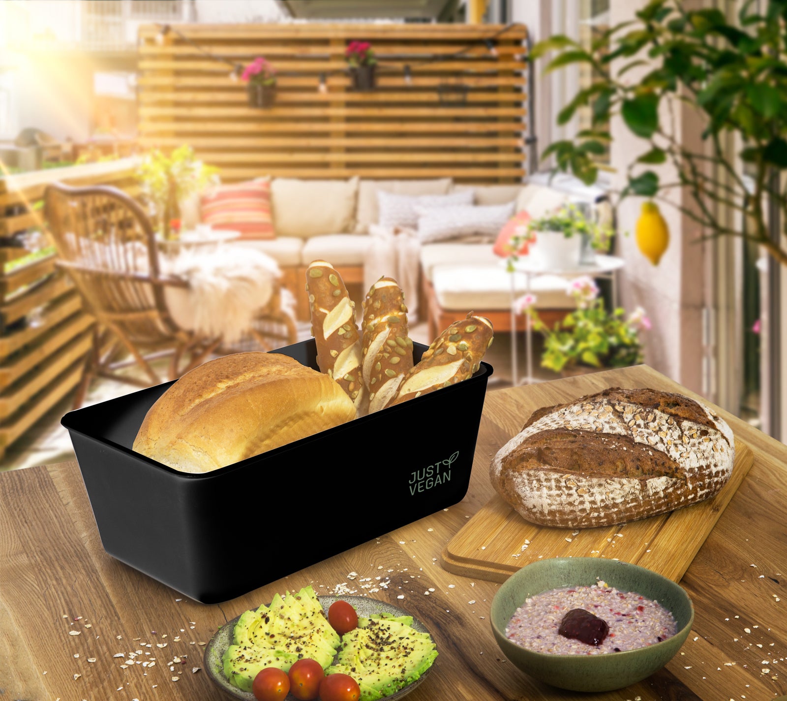 JUST VEGAN bread box with bamboo lid cutting board
